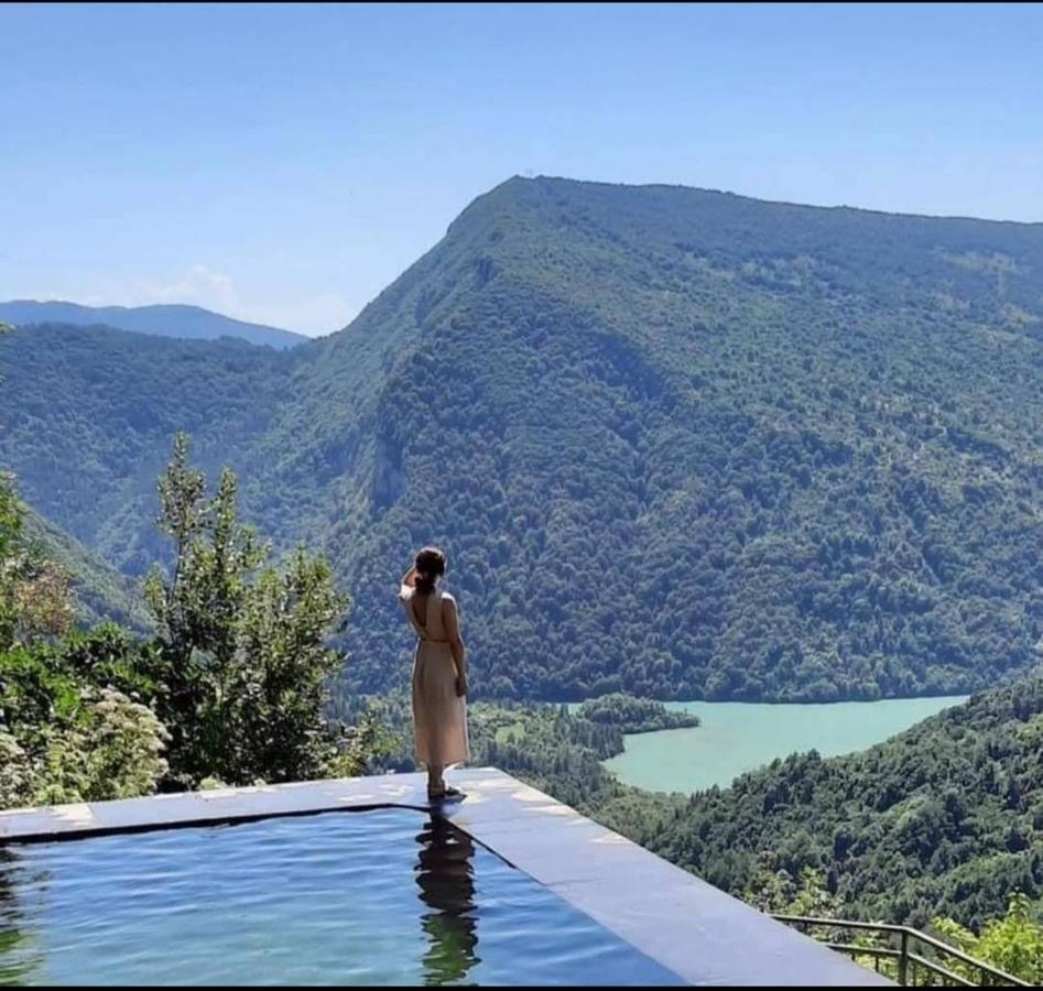 Guest House Lailashi Surmushi Εξωτερικό φωτογραφία