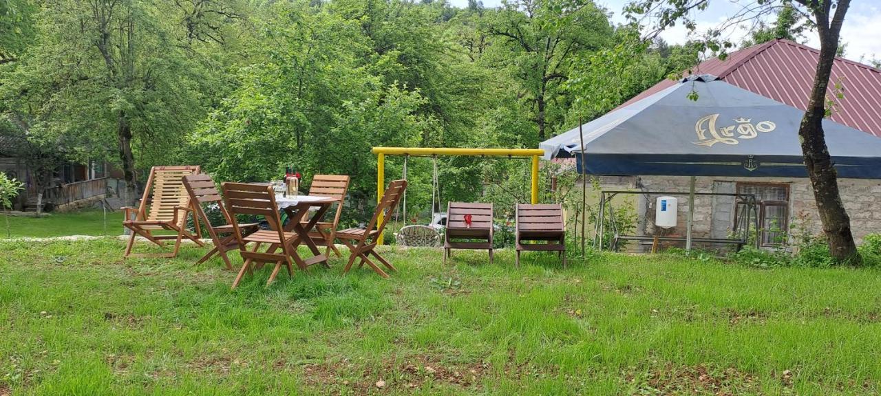 Guest House Lailashi Surmushi Εξωτερικό φωτογραφία