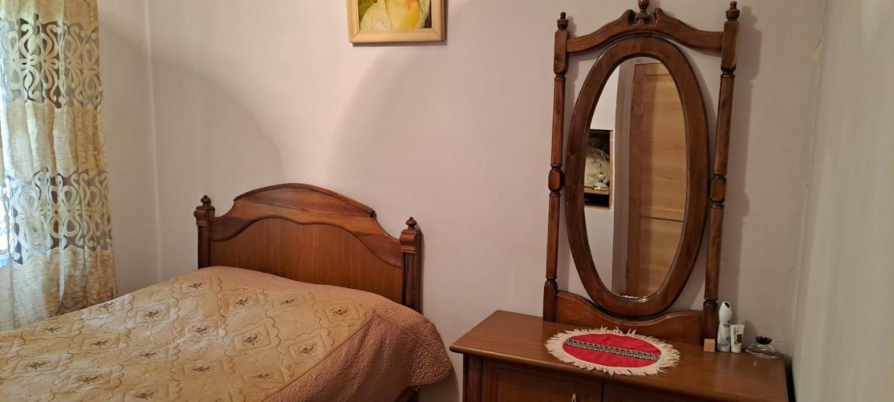 Guest House Lailashi Surmushi Εξωτερικό φωτογραφία