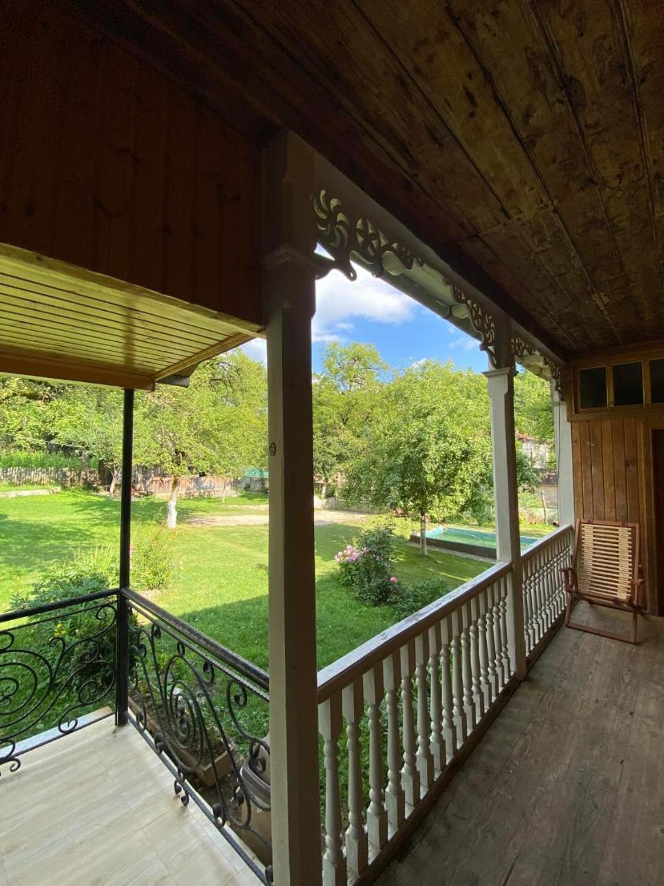 Guest House Lailashi Surmushi Εξωτερικό φωτογραφία